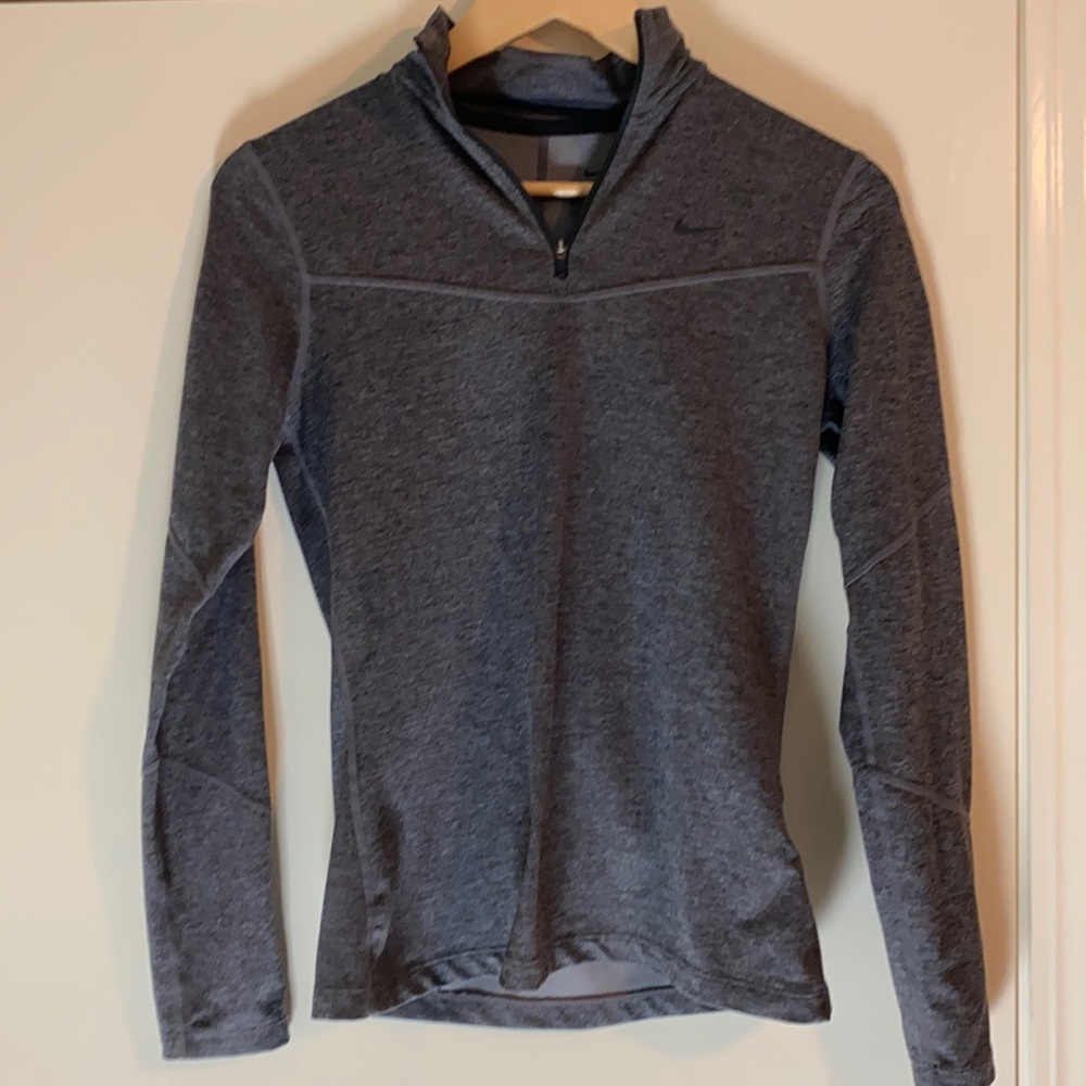 Nike Dri-Fit Long Sleeve - Petite Small